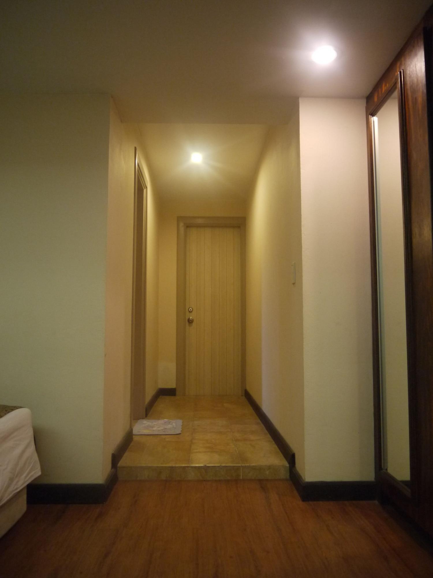 Holiday Saipan Hotel Экстерьер фото