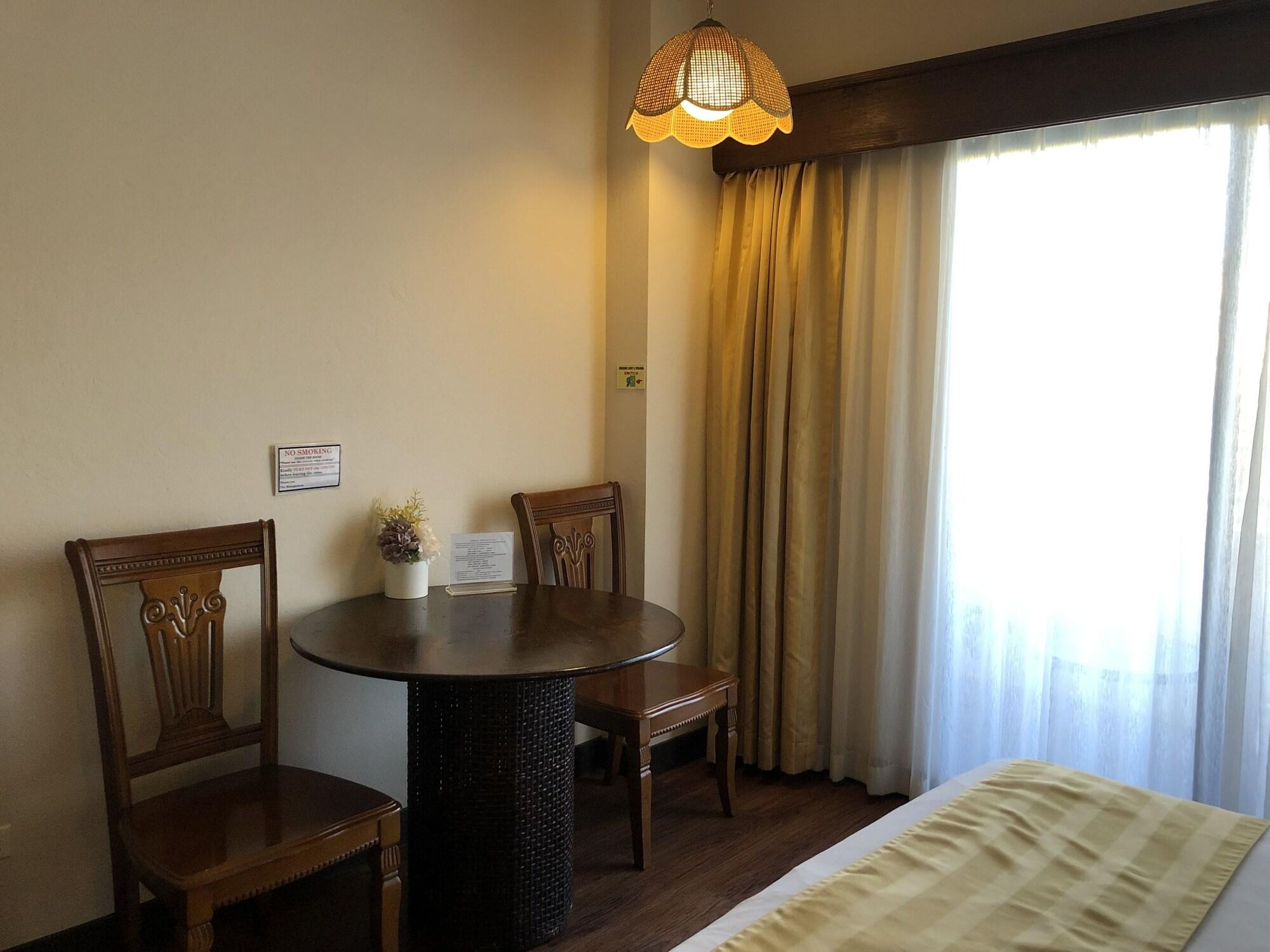 Holiday Saipan Hotel Экстерьер фото