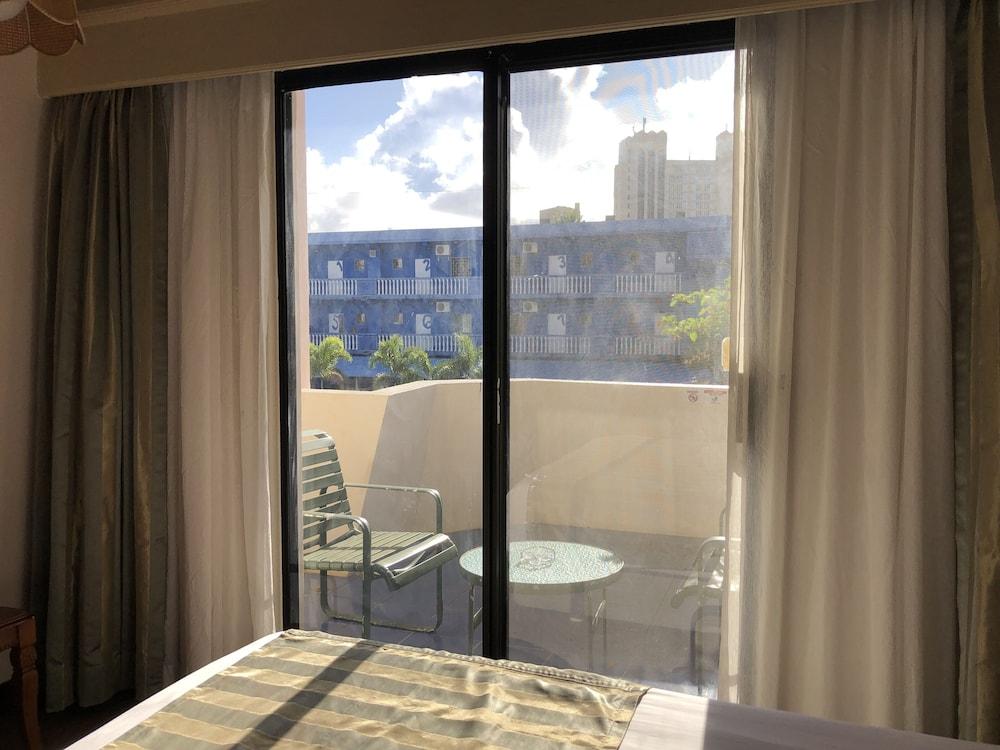 Holiday Saipan Hotel Экстерьер фото