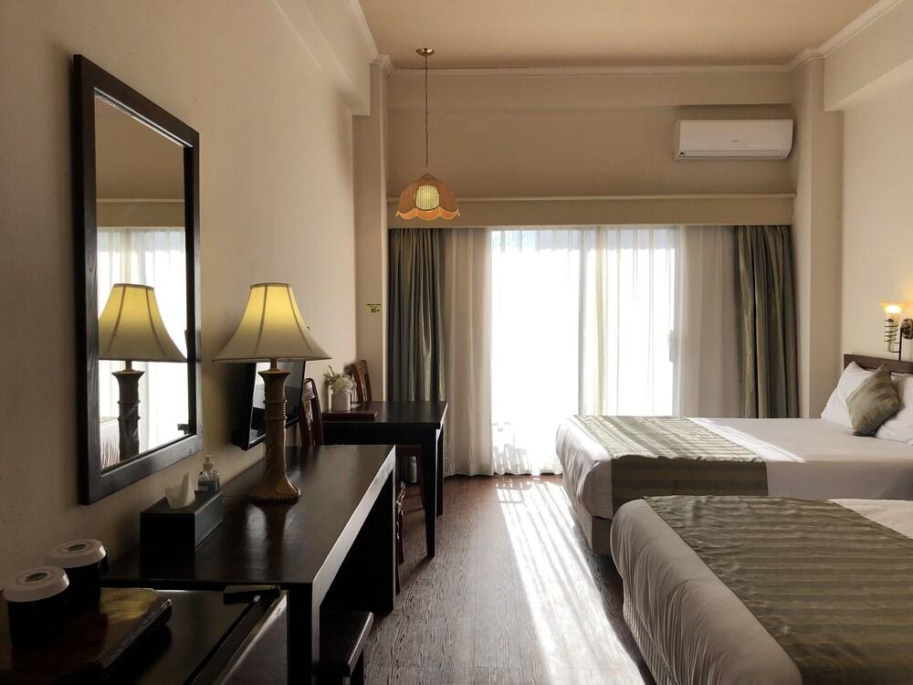 Holiday Saipan Hotel Экстерьер фото