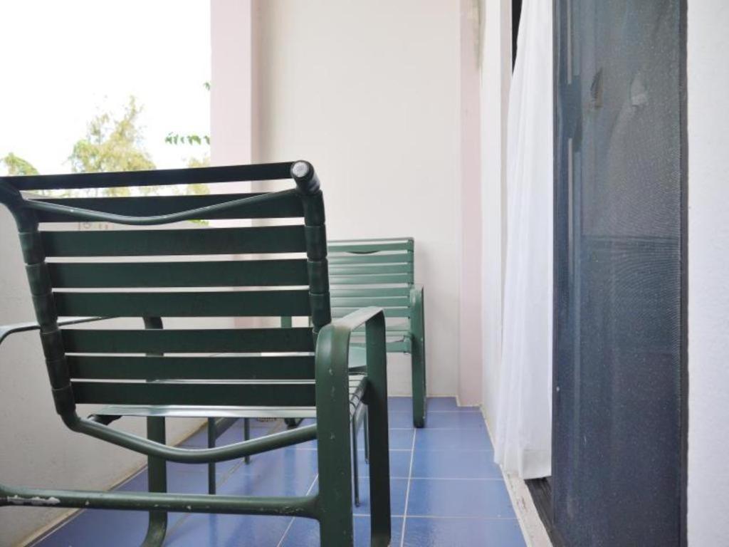 Holiday Saipan Hotel Экстерьер фото
