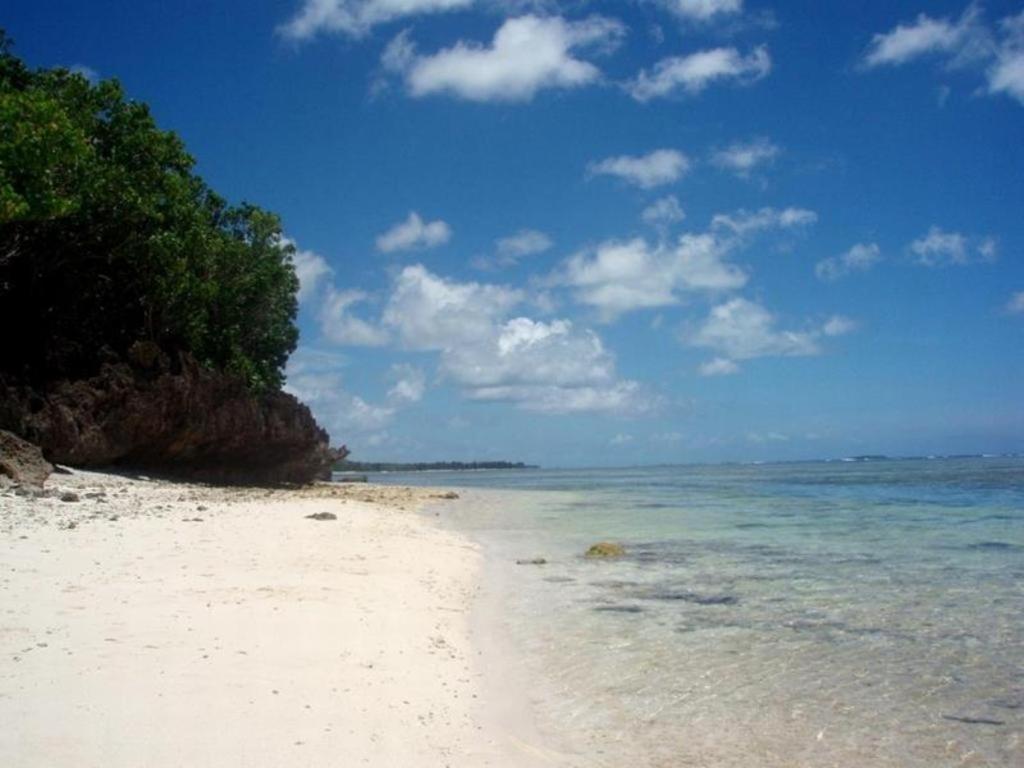 Holiday Saipan Hotel Экстерьер фото
