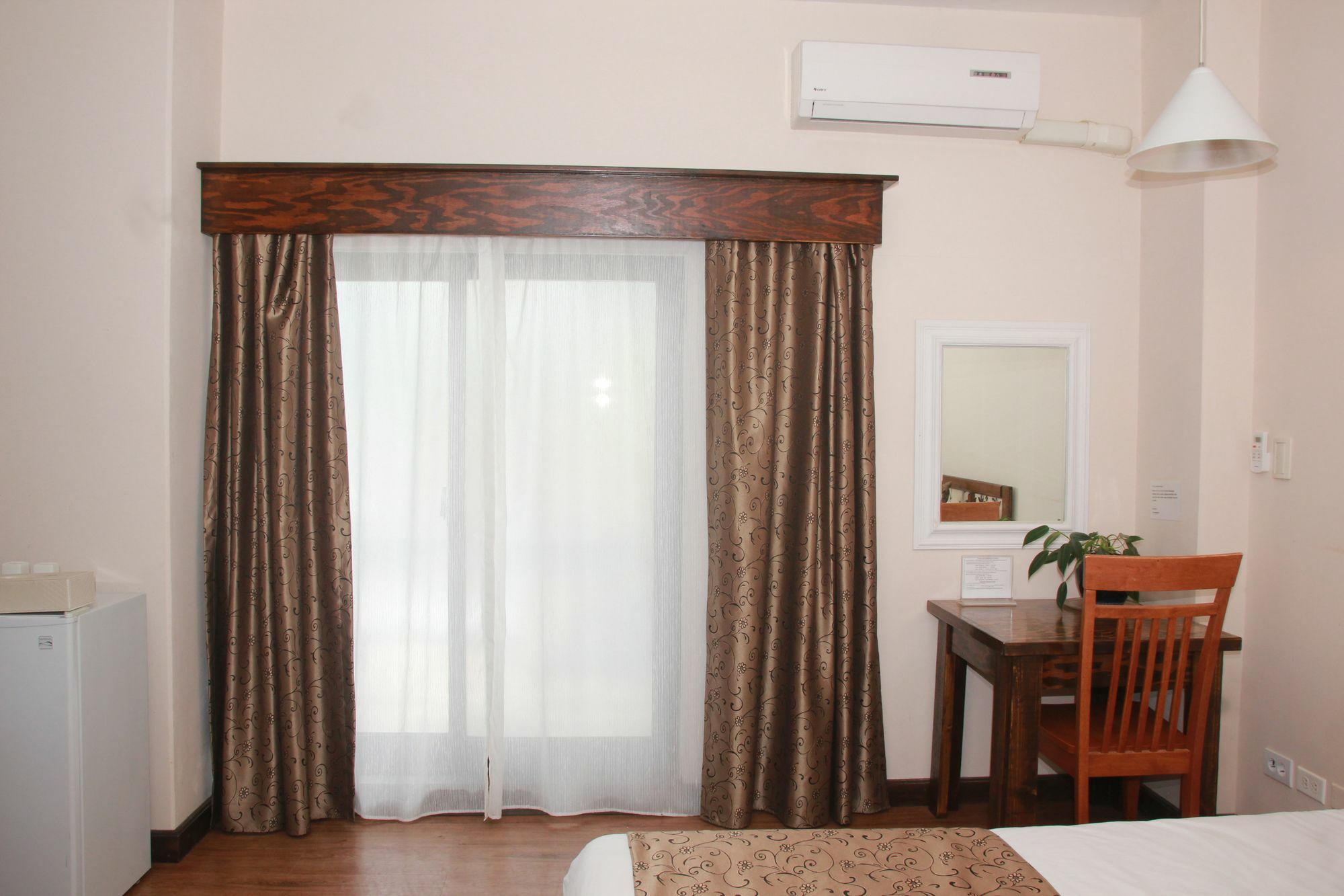 Holiday Saipan Hotel Экстерьер фото